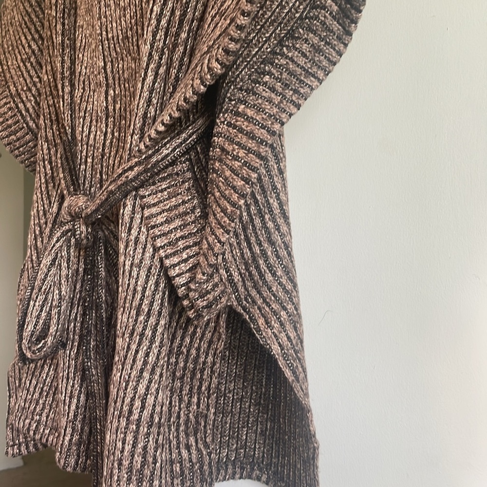 NEW pullover poncho - Picture 3 of 4